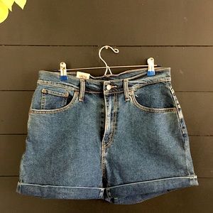 Levi’s Mom Shorts